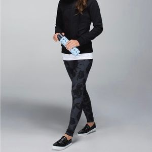 LuLuLemon Full on Luxtreme leggings sz 4